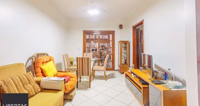 Casa 160m² - 3 dormitórios, 1 suíte, churrasqueira, terraço e 2 vagas de garagem no Guarujá