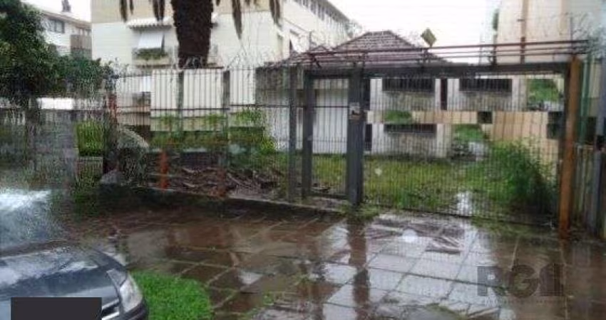 Casa à venda 350 m²  Rua Lagoinha, Petrópolis, Porto Alegre