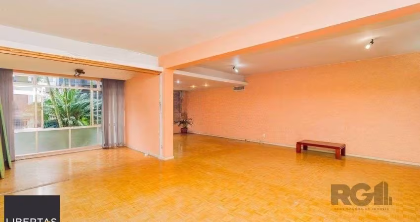 Apartamento de 3 dormitórios, bairro Bom Fim