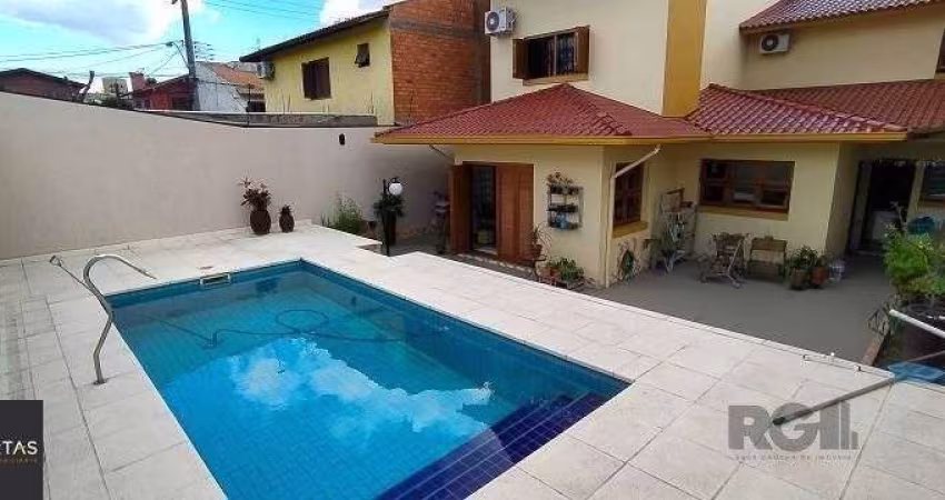 Excelente casa de 287m² com 3 dormitórios e 4 vagas.