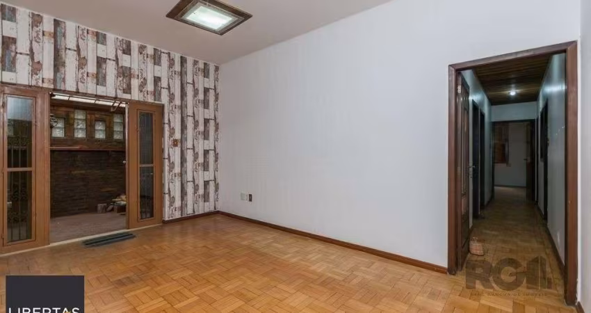 Excelente casa de 150m² com 3 dormitórios e 2 vagas.