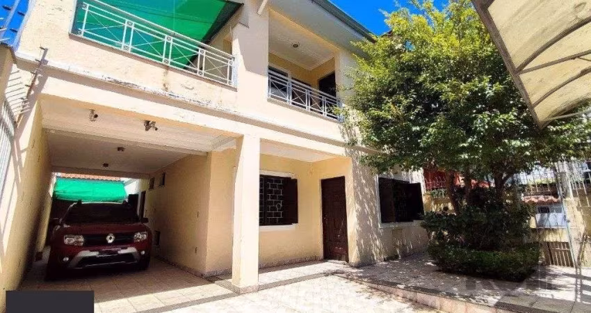 Excelente casa de 230m² com 4 dormitórios e 3 vagas.