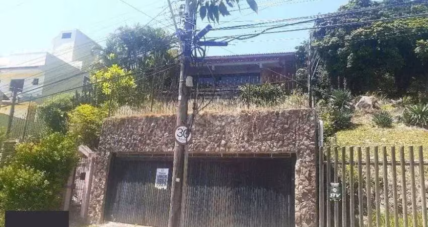 Casa com 5 quartos à venda na Rua Alcebíades Antônio dos Santos, 260, Nonoai, Porto Alegre