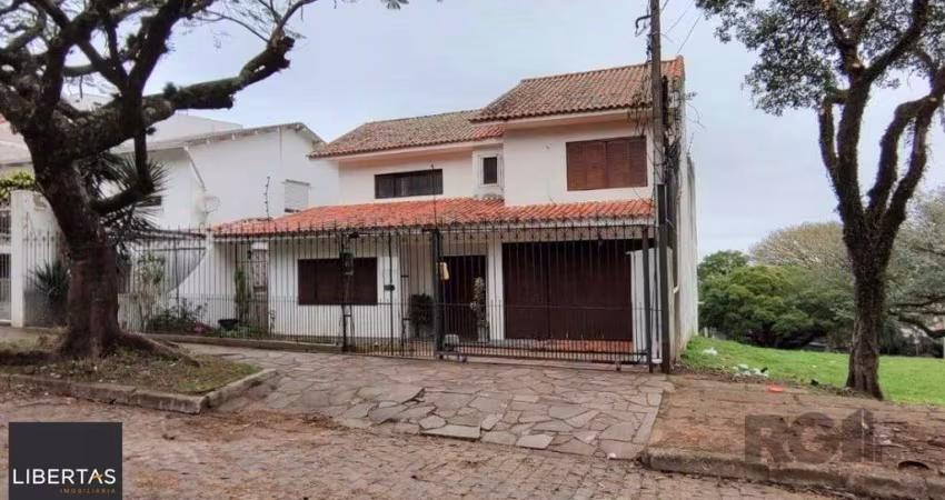 casa, 6 quartos, 1 suíte, 3 vagas, 352,38m2 privativos, bairro Santa Tereza