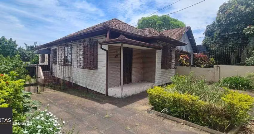 Casa com 2 dormitórios e 2 banheiros, área privativa de 100m²