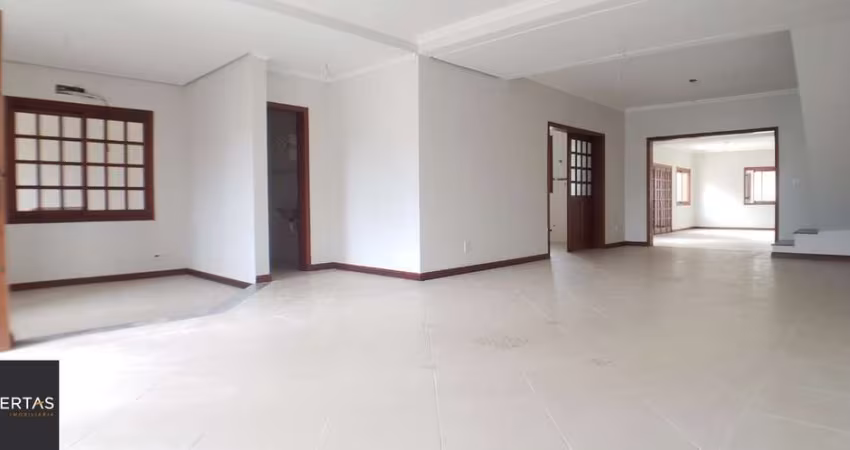 Casa para Venda - 378m², 4 dormitórios, sendo 3 suites, 7 vagas - Guarujá