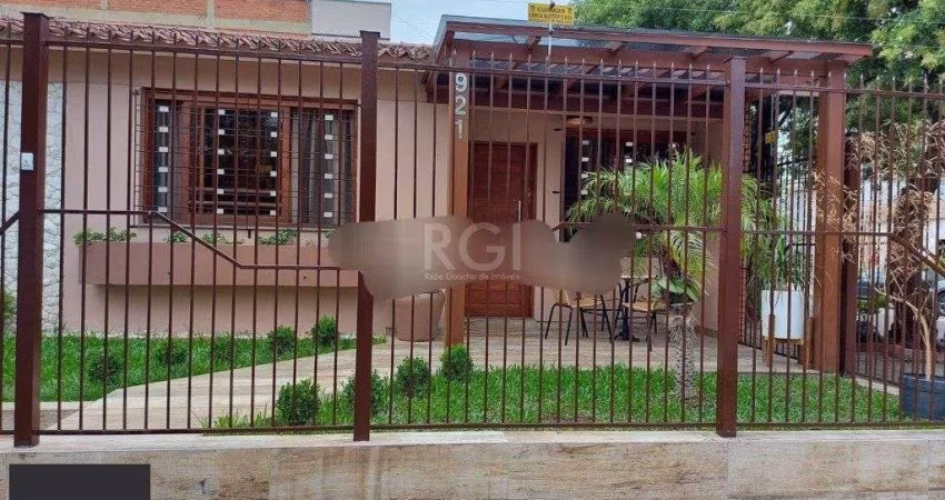Casa para Venda - 160m², 3 dormitórios, sendo 1 suites, 2 vagas - Santa Maria Goretti