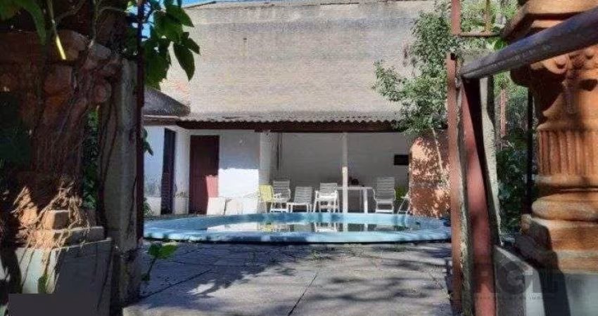Casa para Venda - 371.69m², 3 dormitórios, sendo 1 suites, 2 vagas - Floresta