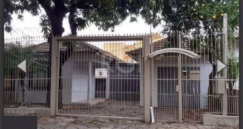 Casa para Venda - 300m², 2 dormitórios, sendo 1 suites, 3 vagas - Cristo Redentor