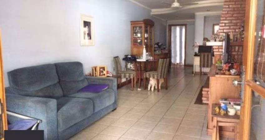 Casa para Venda - 280m², 3 dormitórios, sendo 1 suites, 3 vagas - Bela Vista