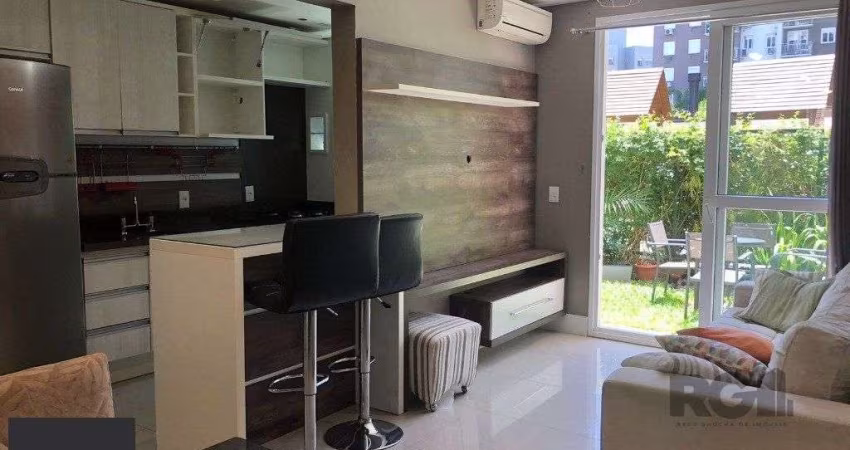 Apartamento com pátio 2 quartos (1 suites) churrasqueira e vaga. Infra completa