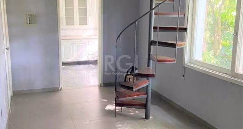 Cobertura com 2 dormitórios, 1 suíte, churrasqueira, terraço e 1 vaga de garagem no bairro Teresópolis
