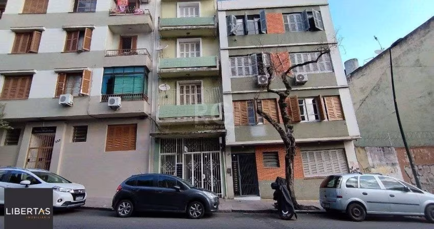 APTO MOBILIADO 30 M DA ORLA