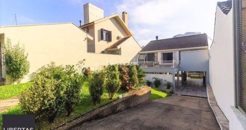 Casa para Venda - 227m², 3 dormitórios, sendo 1 suites, 4 vagas - Azenha