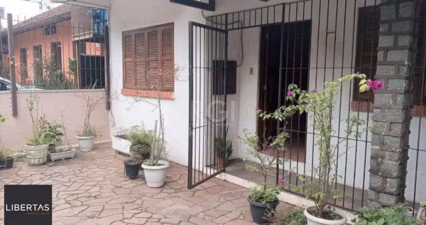 Casa para Venda - 210m², 4 dormitórios, 2 vagas - Petrópolis