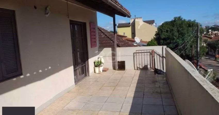 Casa para Venda - 200m², 6 dormitórios, 4 vagas - Tristeza