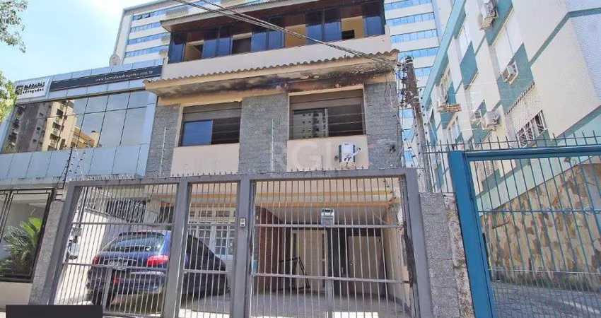 Casa para Venda - 300m², 6 dormitórios, sendo 1 suites, 3 vagas - Menino Deus