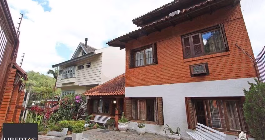 Casa para Venda -  3 dormitórios, sendo 1 suites, 2 vagas - São Caetano