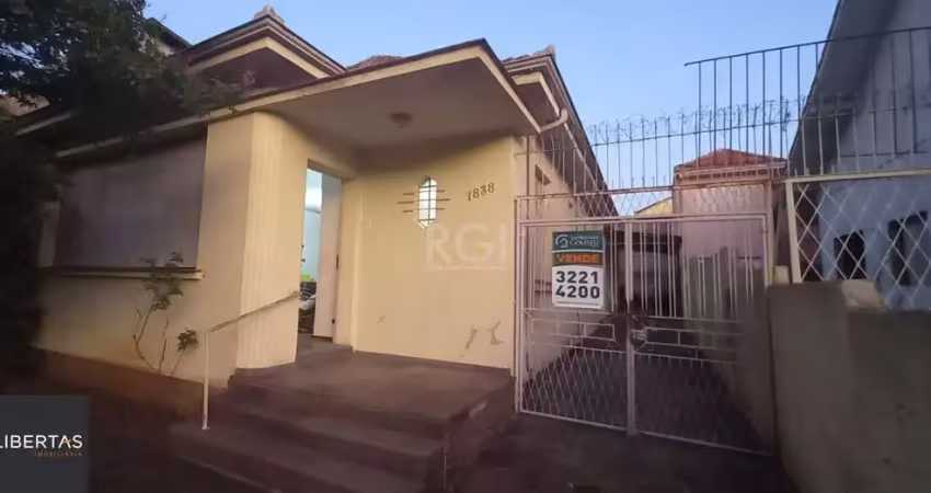 Casa com 3 quartos à venda na Avenida Ceará, 1838, São João, Porto Alegre