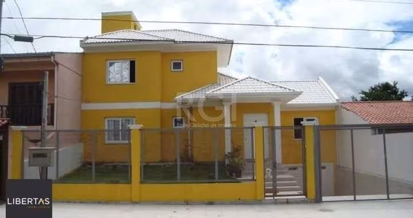 Casa para Venda - 250m², 3 dormitórios, sendo 1 suites, 2 vagas - Vila Nova, Porto Alegre
