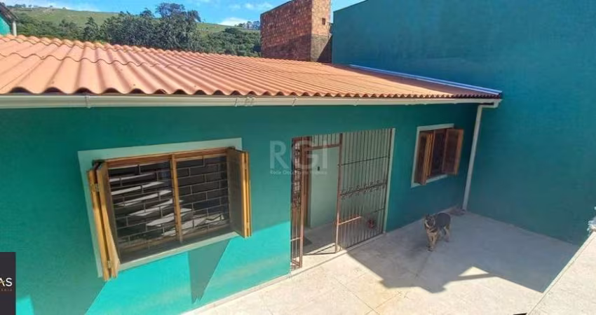 BAIXOU!!! APROVEITE!! LINDA CASA , 3 DORMITÓRIOS, 2 VAGAS -  BAIRRO CASCATA- POA