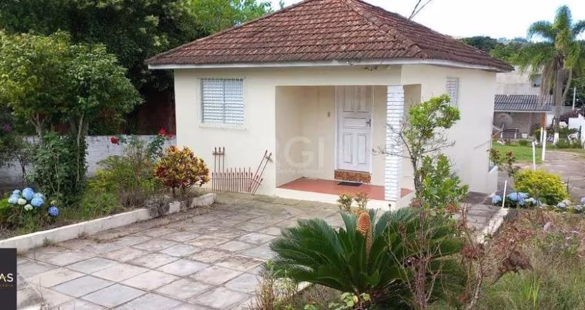 Casa para Venda - 495m², 2 dormitórios, sendo 1 suites, 4 vagas - Belém Velho, Porto Alegre