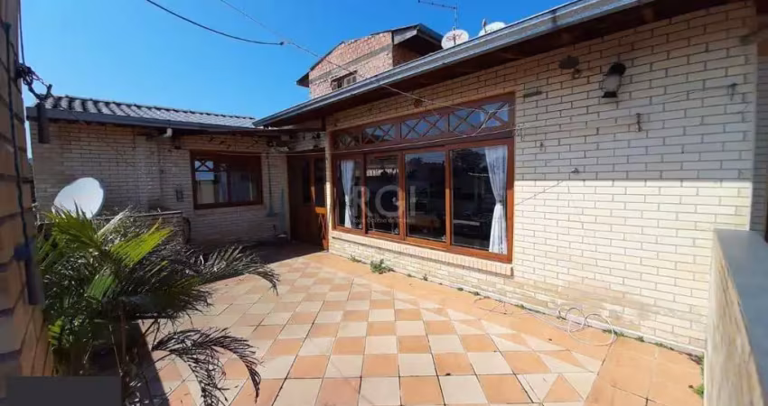 Casa para venda - 274m², 3 dormitórios, sendo 1 suites, 3 vagas - guarujá, porto alegre