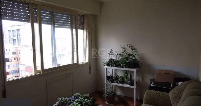 Apartamento 3 dormitórios e 1 vaga de garagem no centro histórico de poa
