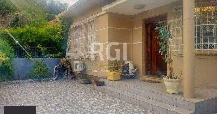 Casa para Venda - 119m², 3 dormitórios, sendo 1 suites, 2 vagas - Azenha
