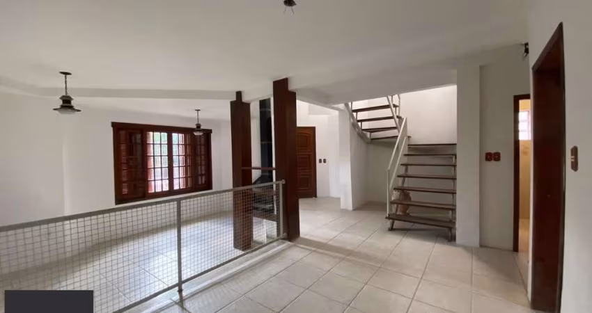 Casa para Venda - 253.35m², 3 dormitórios, sendo 1 suites, 4 vagas - Serraria