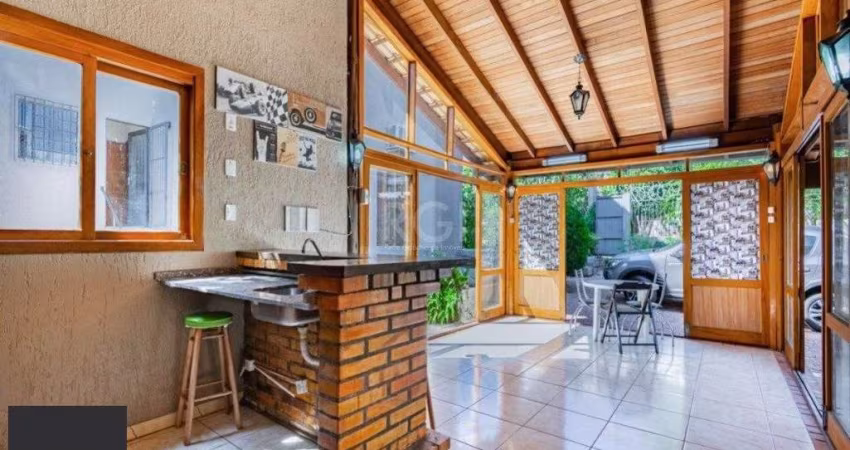 Casa para Venda - 255m², 3 dormitórios, sendo 1 suites, 3 vagas - Ipanema