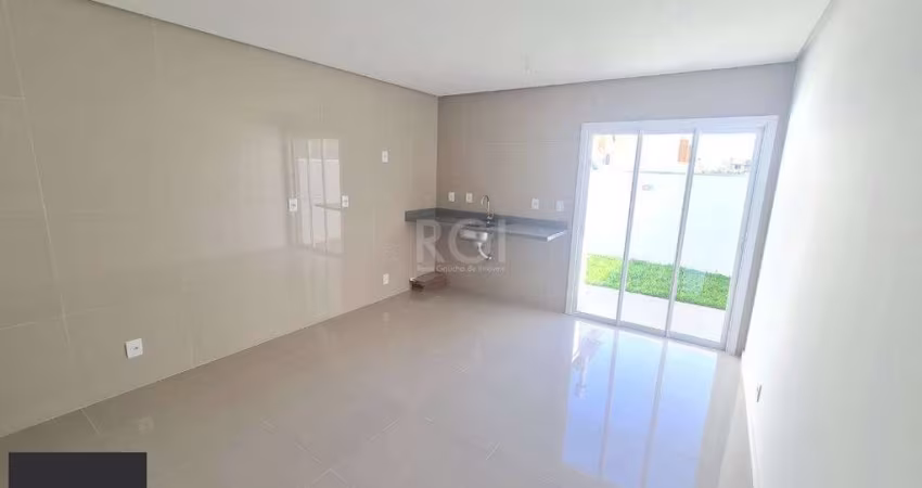 Casa para Venda - 74.67m², 2 dormitórios, sendo 1 suites, 1 vaga - Guarujá/ Port