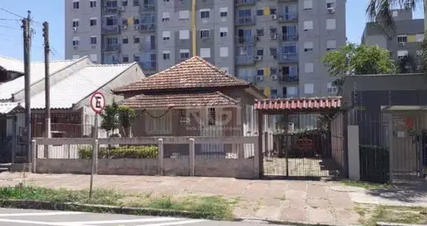 Casa com 2 quartos à venda na Rua Doutor Barcelos, 2406, Tristeza, Porto Alegre