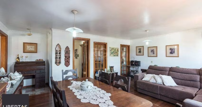 Casa para Venda - 320m², 5 dormitórios, sendo 2 suites, 3 vagas - Tristeza