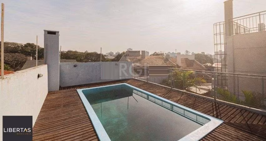 Casa para Venda - 300m², 3 dormitórios, sendo 1 suites, 4 vagas - Chácara das Pedras