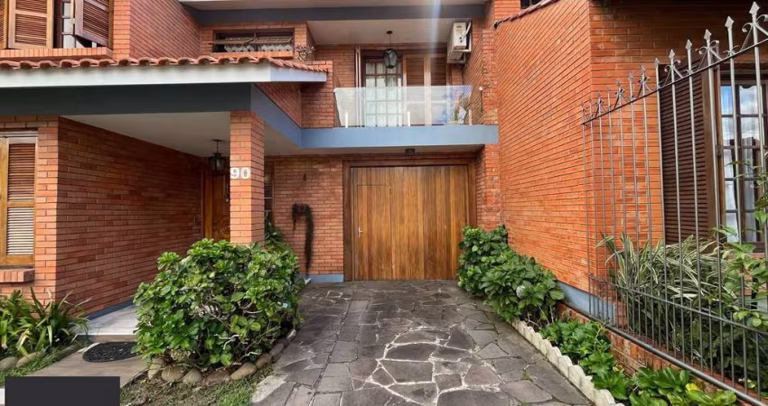 Casa com piscina a venda em Ipanema