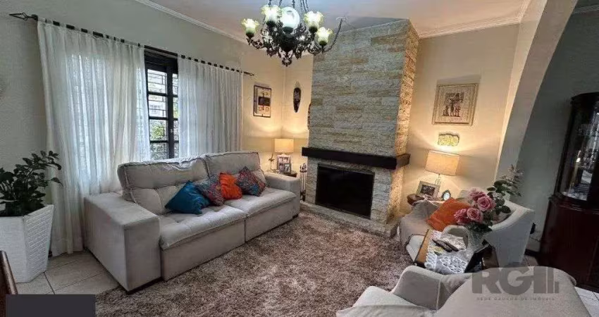 Vende-se ampla casa 3 quartos com hidro, 2 vagas, living com ladeira e salão de festas com churrasqueira - 260m² - medianeira