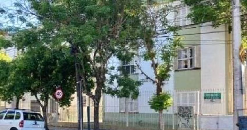 Excelente apto térreo, de frente, 01 dorm enorme. 50 m da Av Assis Brasil