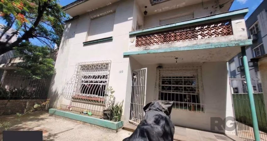 Casa 8 dormitórios à venda Menino Deus Porto Alegre/RS