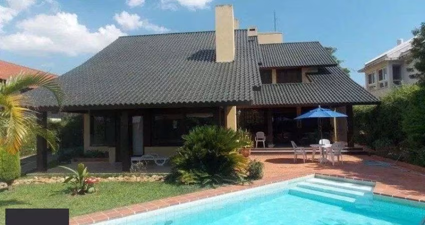 CASA EM CONDOMÍNIO DE ALTO PADRÃO