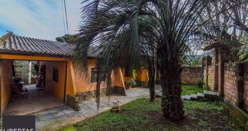 Casa de 3 dormitórios no bairro  Lomba do Pinheiro