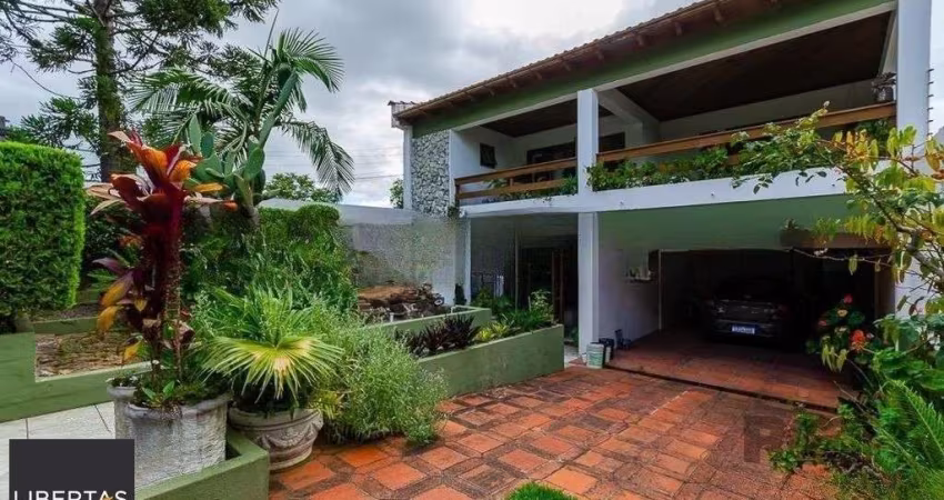 Casa de 3 dormitórios no bairro Vila Jardim