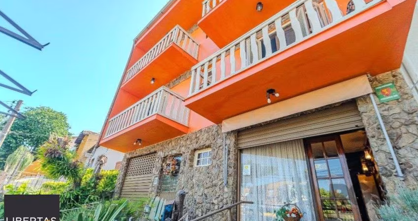 Prédio de 328m² - 4 dormitórios, 2 vagas no bairro Chácara das Pedras