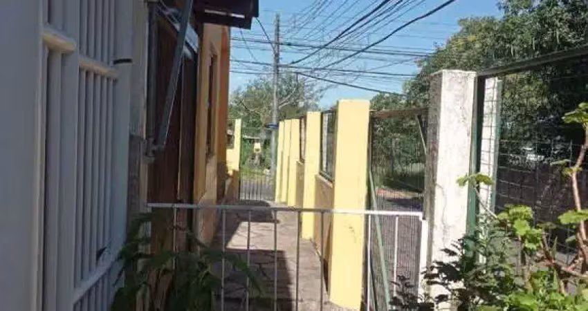 Casa com 2 quartos à venda na Rua Amapá, 252, Vila Nova, Porto Alegre