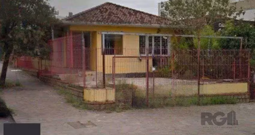 Terreno de esquina com área de 363m² localizado no bairro vila ipiranga em porto alegre/rs.
