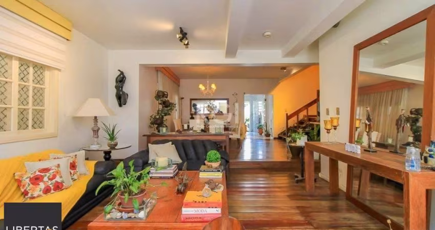 casa Living para 3 ambientes com lavabo, cozinha com pia e armários planejados