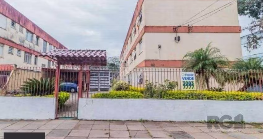 Apartamento de 2 quartos, vaga descoberta, na frente do Atacado Cestto, esquina com a Wenceslau Escobar.