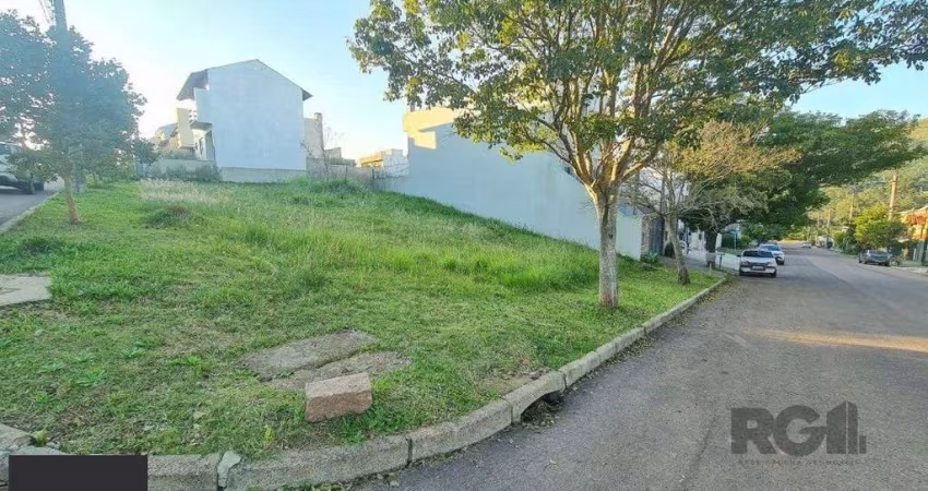 Excelente terreno de esquina de frete com área total de 210,25m2 Ideal para duas construções.