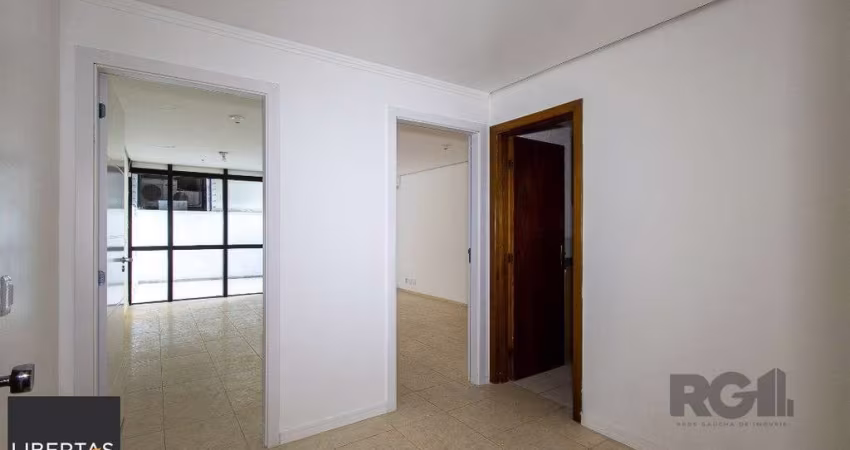 Sala comercial à venda com terraço, banheiro e copa, elevador portaria - Bairro Menino Deus