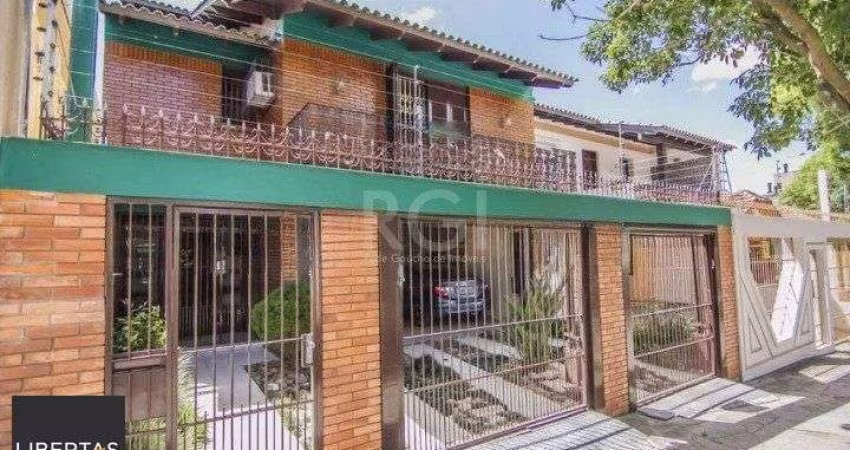 Casa para Venda - 445m², 3 dormitórios, sendo 3 suites, 2 vagas - Santana